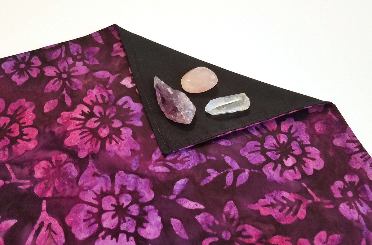 Batik Tarot Cloth Altar Cloth - Silk or Velvet lining option, Celestia –  Spectrums Studio